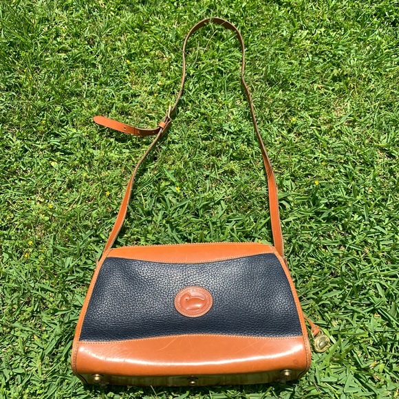 Dooney & Bourke Handbags - 🔥True Vintage Dooney & Bourke 💼 🦆🦆🦆